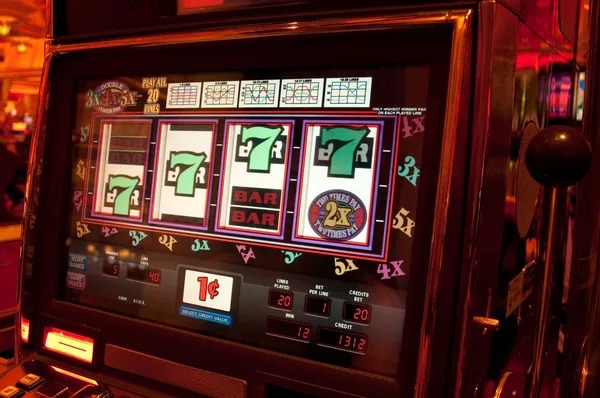 Live baccarat table with dealer and multi-camera feed on dunia gacor